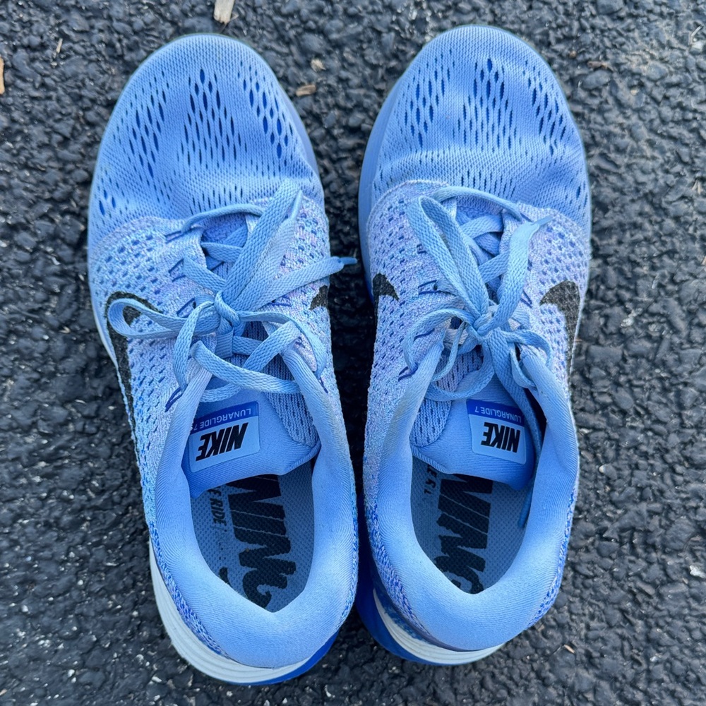 Nike Women's Light Blue Knit Running Sneakers with Black Swoosh